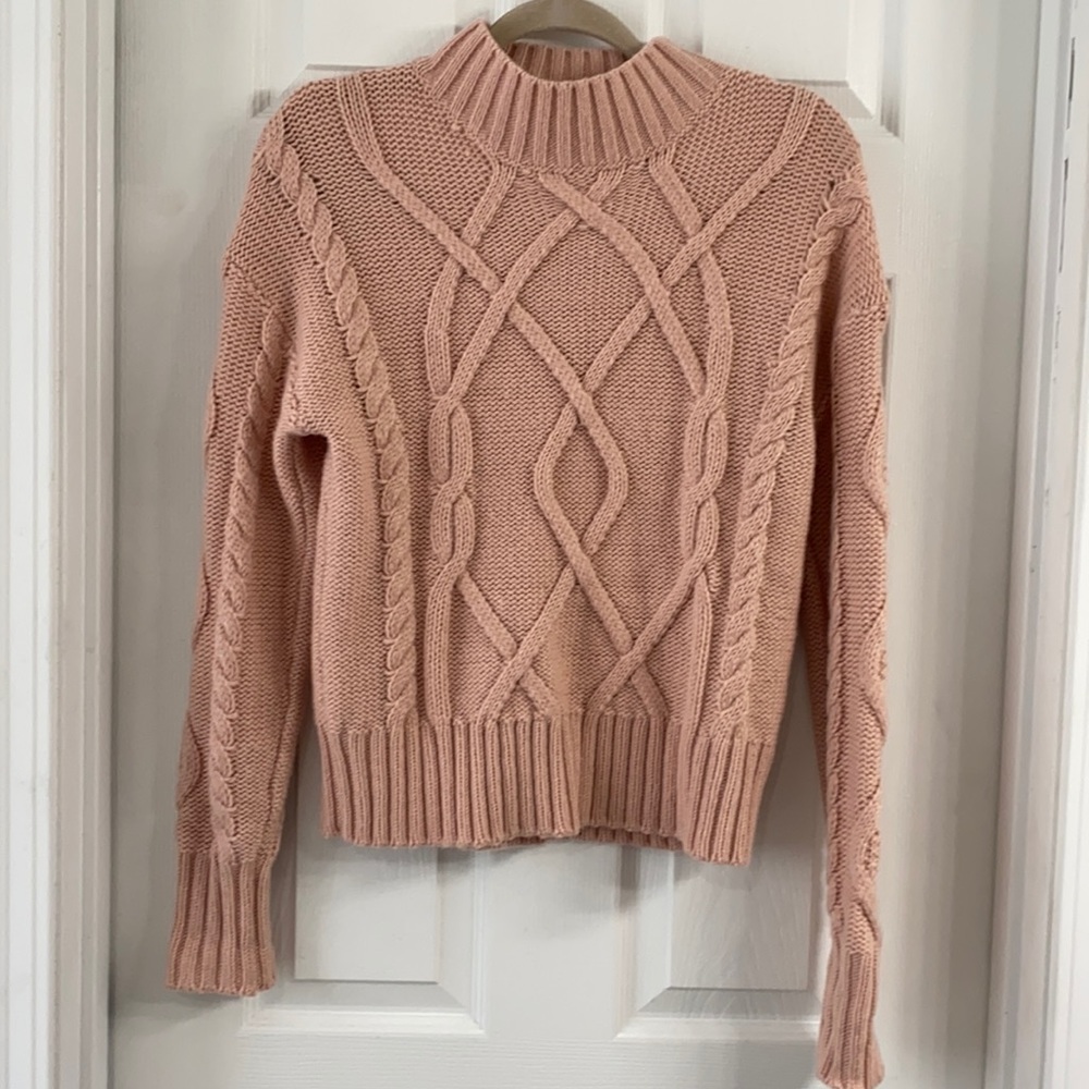 Gap sweater